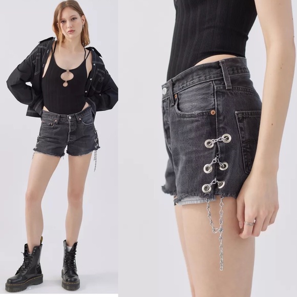 Urban Renewal Remade Levi’s® BNWT Side-Chain Denim Short Small Urban Outfitters - Picture 3 of 13